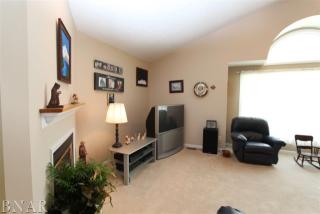 903 Hollie Dr, Heyworth, IL 61745-9209