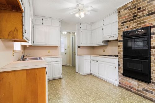 505 Bond St, Whitewright TX 75491-2210 exterior