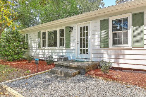 3572 Berryhill Rd, Johns Island, SC 29455-8163