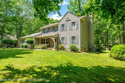 35 Hemlock Dr, Plumsted Township, NJ 08533-2739