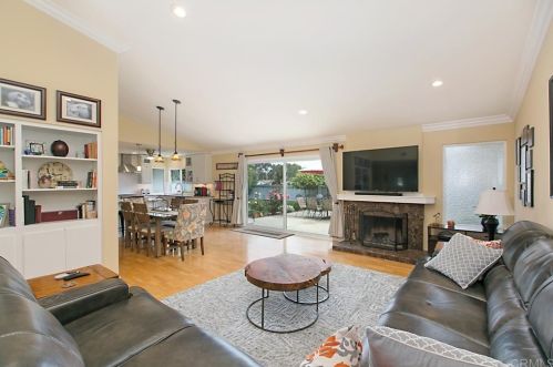 914 Begonia Ct, Carlsbad, CA 92011-4806