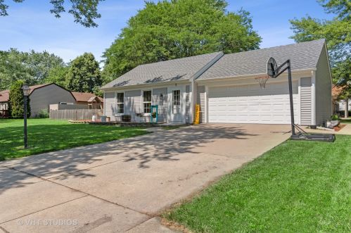 2 Ingleshire Ct, Boulder Hill, IL 60538-2045