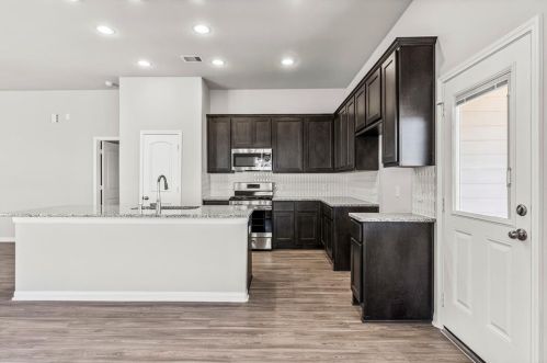 1722 Cindy Ln, Conroe TX  77304-3158 exterior