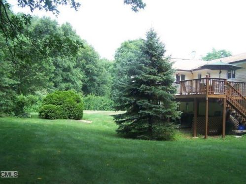 19 Lisa Dr, Huntington, CT 06484-2440