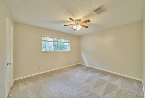 724 Vicksburg Ct, Conroe TX  77302-3836 exterior