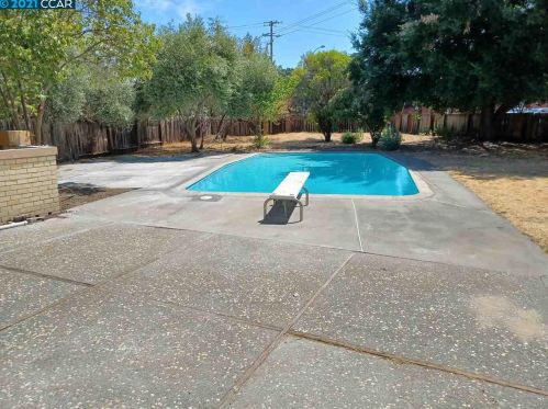 1772 Elmhurst Ln, Concord CA  94521-2017 exterior