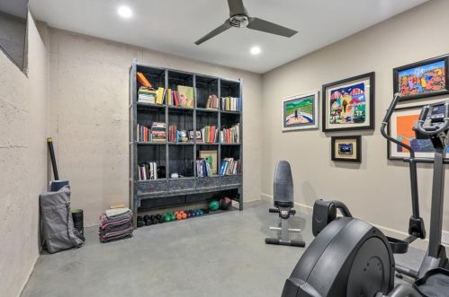 2313 Colonial Dr, Atlanta GA  30319-3806 exterior