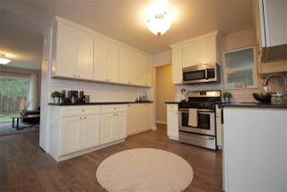 864 Saint Bede Ln, Hayward, CA 94544-3810