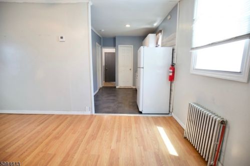 32 Arverne Ter, Irvington, NJ 07111-3815