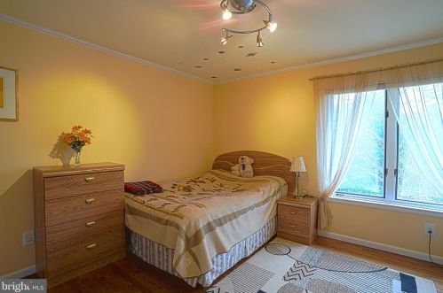 12 Sayre Dr, Princeton NJ  08540-5858 exterior