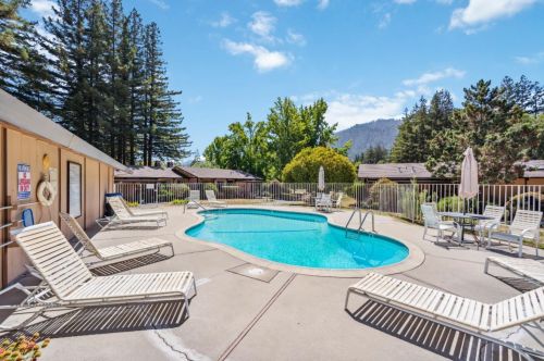 106 Kings Hwy, Big Basin, CA 95006-9211