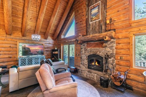 8675 Riv Rd, Truckee CA  exterior