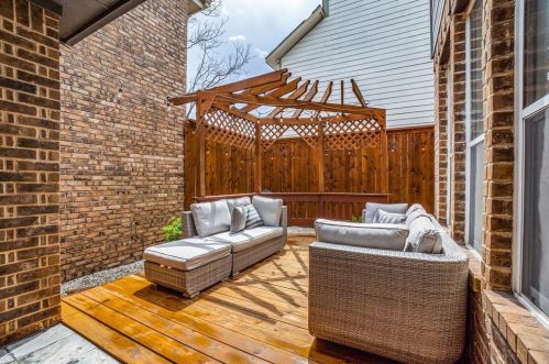 5742 Belmont Ave, Dallas, TX 75206-6802