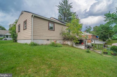 4411 Marblehead St, Harrisburg, PA 17109-4328