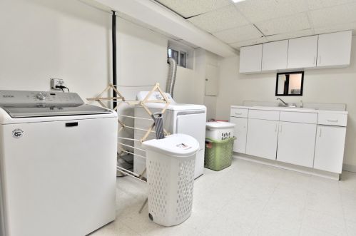 7769 Nordica Ave, Niles IL  60714-3311 exterior