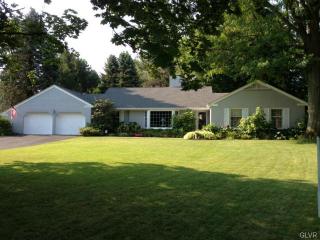 2975 Fairfield Dr, Allentown, PA 18103-5413