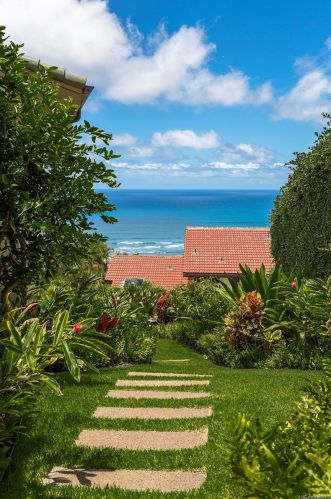 445 Maono Loop, Honolulu HI  96821-2526 exterior