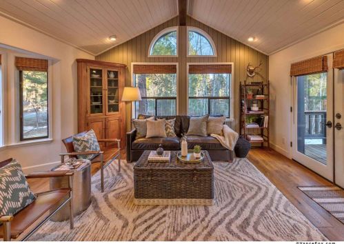11115 Palisades Dr, Truckee, CA 96161-3123