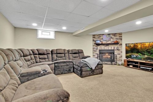 9434 Farmer Dr, Hammond IN  46322-2957 exterior