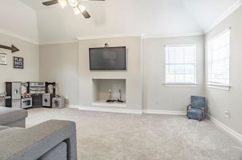 901 Hilton Dr, Midlothian TX  76063-3840 exterior