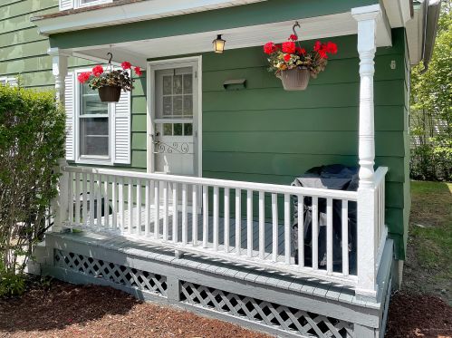 10 Perrier St, Lewiston, ME 04240-5728