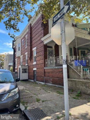 3861 17th St, Philadelphia, PA 19140-3501