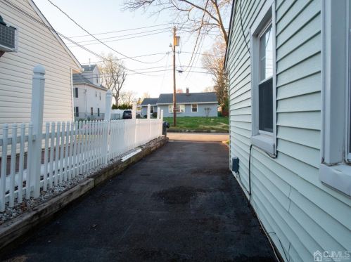 88 Woodland Ave, Perth Amboy, NJ 08863-1722