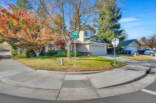 9290 November Dr, Elk Grove, CA 95758-5049