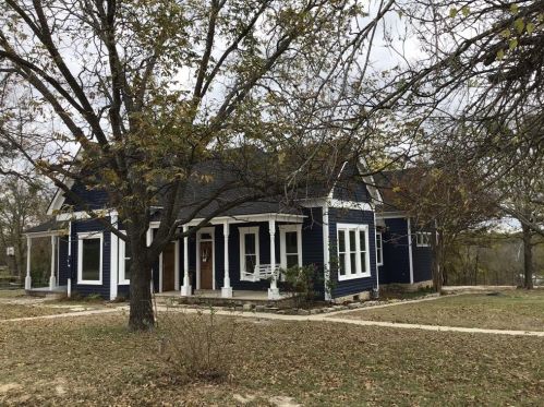 501 Star St, Hico, TX 76457-6068