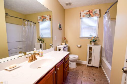 245 Creekside Cir, Hampton GA  30228-5582 exterior