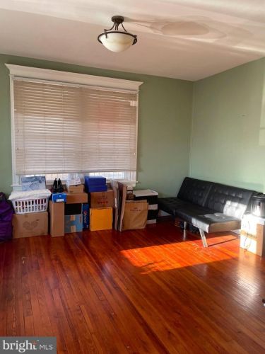 1038 Grant Ave, Camden NJ 08107-2011 exterior