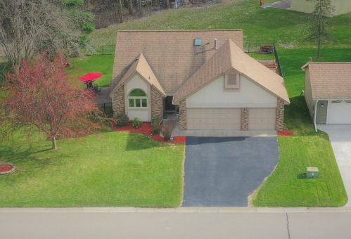 5426 Golfview Ave, Saint Paul, MN 55128-1000