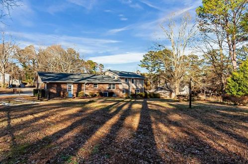 131 Crk Cir, Stockbridge GA  30281-3320 exterior