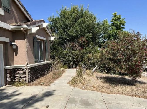 582 Quigley Ln, Perris, CA 92570-3476