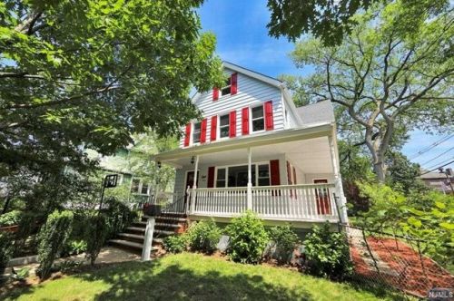 3 6th St, Ridgefield Park, NJ 07660-1018
