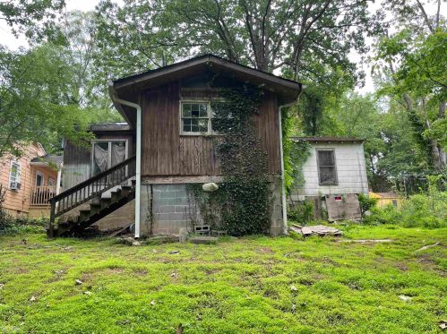 696 Center Hill Ave, Atlanta, GA 30318-6271