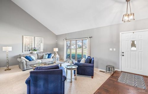 1162 Windslow Cir, Bull Valley, IL 60014-8572