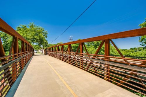 1524 Jackson St, Carrollton TX 75006-6255 exterior