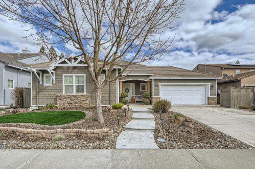 9461 Hollow Springs Way, Elk Grove, CA 95624-4076