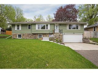 658 Belmont Ln, Saint Paul MN  55113-6414 exterior