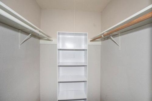 2212 Mockingbird Ln, Morgans Point TX 77571-2542 exterior