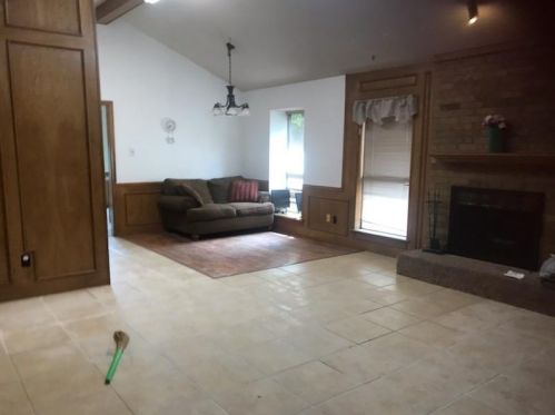 2016 Chalfont Dr, Carrollton TX  75007-2328 exterior