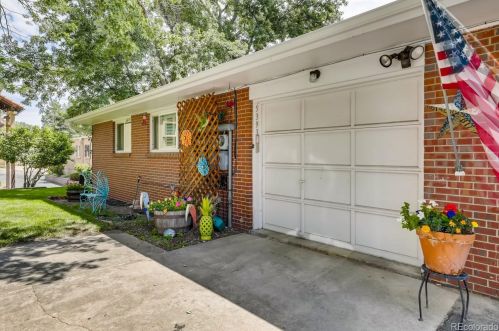 5393 Yale Ave, Denver CO  80222-6902 exterior