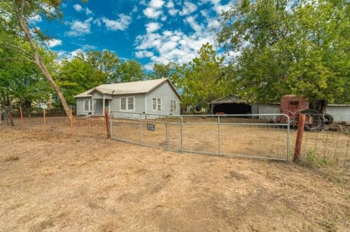 341 Bonham Ave, Cooper, TX 75432-1902
