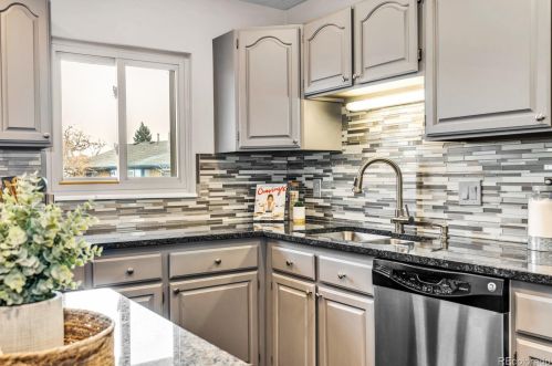 2572 Pagosa Way, Aurora CO 80011-4930 exterior