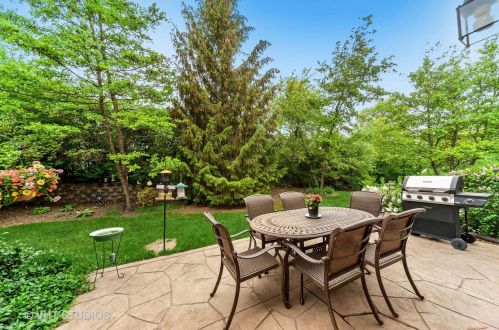 580 Peregrine Pkwy, Hanover Park, IL 60103-1238