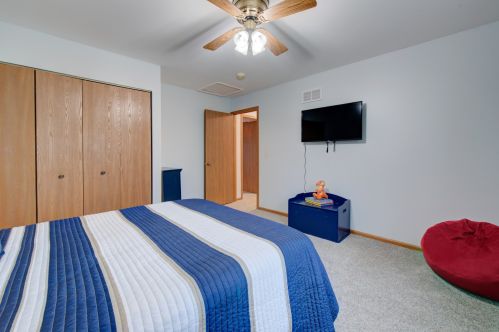 1075 Big Eagle Trl, Carol Stream IL  60188 exterior