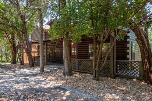 1508 Chisholm Trl, Granbury TX  76048-6342 exterior