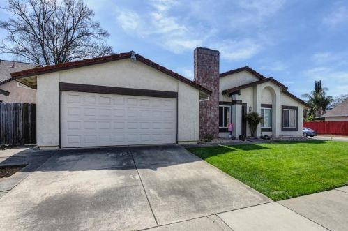 9064 Lismore Dr, Elk Grove, CA 95624-2658