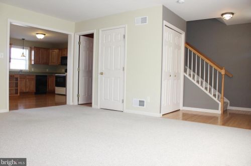 638 Royal View Dr, Lancaster PA  17601-2871 exterior